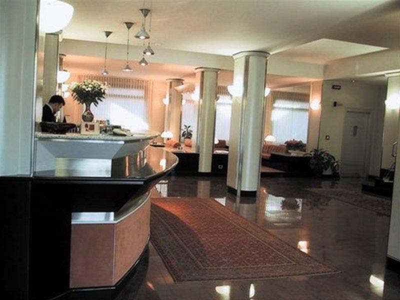 פאדובה Sure Hotel By Best Western Milano מראה פנימי תמונה